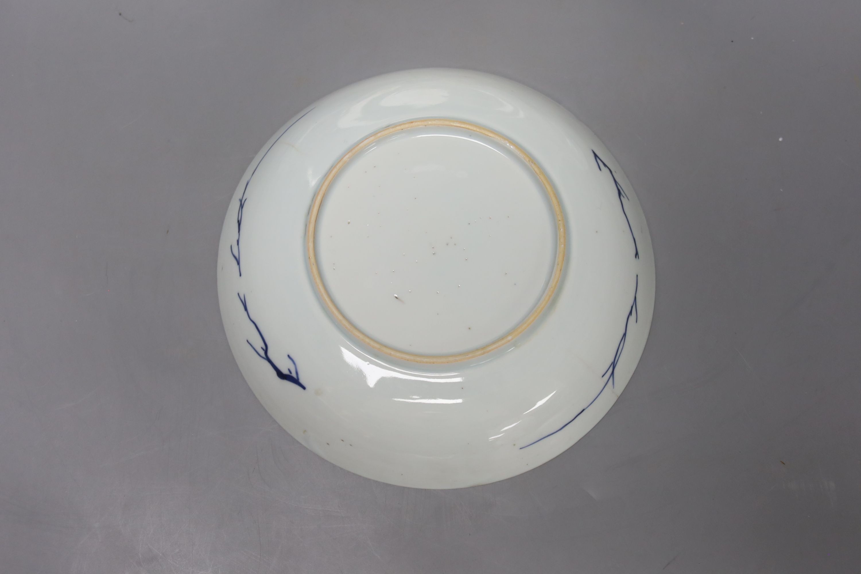 A pair of 18th century Chinese blue and white plates, together with two Chinese Imari dishes, all Kangxi period, largest 23cm